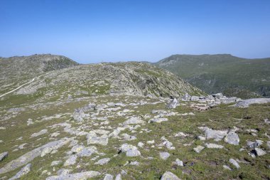 Bulgaristan 'ın Kalin zirvesi yakınlarındaki Rila Dağı' nın İnanılmaz Yaz Panoraması