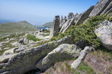 Bulgaristan 'ın Kalin zirvesi yakınlarındaki Rila Dağı' nın İnanılmaz Yaz Panoraması