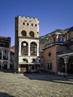 Bulgaristan 'ın Kyustendil Bölgesi, Rila (Rila Manastırı) Ortodoks Manastırı' nın sonbahar manzarası