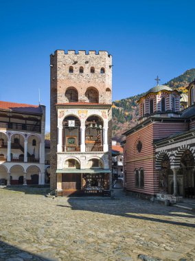Bulgaristan 'ın Kyustendil Bölgesi, Rila (Rila Manastırı) Ortodoks Manastırı' nın sonbahar manzarası