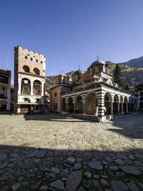 Bulgaristan 'ın Kyustendil Bölgesi, Rila (Rila Manastırı) Ortodoks Manastırı' nın sonbahar manzarası