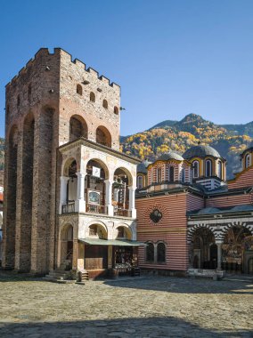 Bulgaristan 'ın Kyustendil Bölgesi, Rila (Rila Manastırı) Ortodoks Manastırı' nın sonbahar manzarası