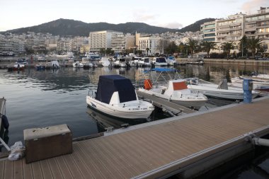 KAVALA, GREECE - 26 Aralık 2023: Kavala, Doğu Makedonya ve Trakya 'nın İnanılmaz Günbatımı Panoraması, Yunanistan