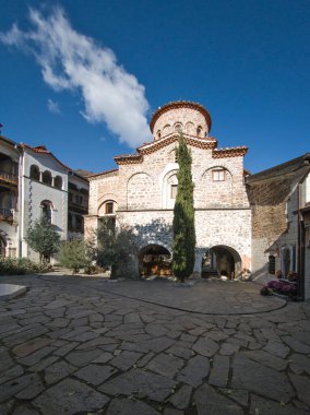 Bulgaristan 'ın Filibe Bölgesi' ndeki Ortaçağ Bachkovo Manastırı Manastırı 'nın sonbahar manzarası