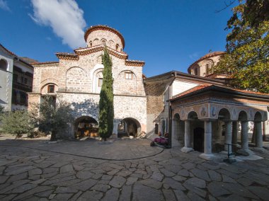 Bulgaristan 'ın Filibe Bölgesi' ndeki Ortaçağ Bachkovo Manastırı Manastırı 'nın sonbahar manzarası