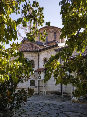 Bulgaristan 'ın Filibe Bölgesi' ndeki Ortaçağ Bachkovo Manastırı Manastırı 'nın sonbahar manzarası