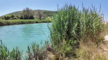 Ammoudia Köyü, Epirus, Yunanistan 'daki Acheron nehrinin ağzının muhteşem manzarası