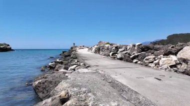 Ammoudia Köyü, Epirus, Yunanistan 'daki Acheron nehrinin ağzının muhteşem manzarası