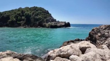 Ammoudia Köyü, Epirus, Yunanistan 'daki Acheron nehrinin ağzının muhteşem manzarası