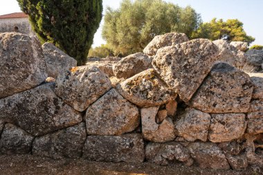 Mezopotamos, Epirus, Yunanistan yakınlarındaki Acheron köyünün Eski Yunan Necromanteion kalıntıları