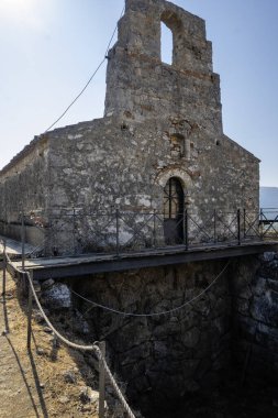 Mezopotamos, Epirus, Yunanistan yakınlarındaki Acheron köyünün Eski Yunan Necromanteion kalıntıları