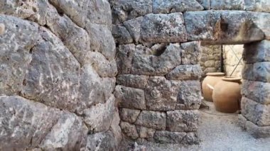 Mezopotamos, Epirus, Yunanistan yakınlarındaki Acheron köyünün Eski Yunan Necromanteion kalıntıları