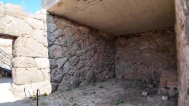 Mezopotamos, Epirus, Yunanistan yakınlarındaki Acheron köyünün Eski Yunan Necromanteion kalıntıları