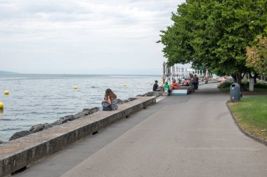 VEVEY, SWitzERLAND 19 Haziran 2023: Vevey, Vaud Kantonu, İsviçre Panorama