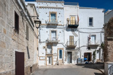 Monopoli, İtalya - 13 Mayıs 2024: Eski Monopoli Kasabası, Apulia Bölgesi Panoramik Manzarası