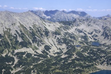 Bulgaristan 'ın Muratov zirvesi etrafındaki Pirin Dağı' nın şaşırtıcı yaz manzarası