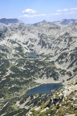 Bulgaristan 'ın Muratov zirvesi etrafındaki Pirin Dağı' nın şaşırtıcı yaz manzarası