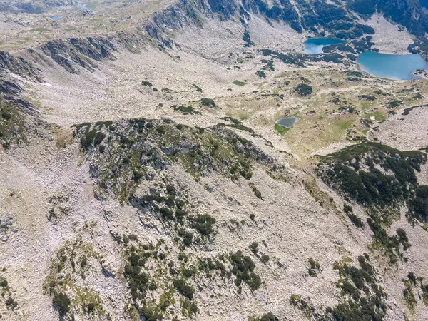 Bulgaristan 'ın Muratov zirvesi yakınlarındaki Pirin Dağı' nın şaşırtıcı hava manzarası