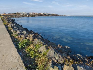 Bulgaristan 'ın Burgaz Bölgesi' nin Nessebar kentindeki Coastal caddesinden şaşırtıcı Panorama