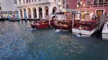 VENICE, İtalya - 05 Aralık 2024: Venedik, Toskana Bölgesi, İtalya 'nın Eski Şehir Panoraması