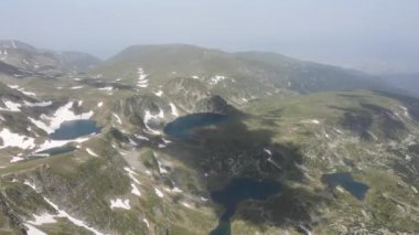 Bulgaristan 'ın Yedi Rila Gölü yakınlarındaki Rila Dağı' nın şaşırtıcı hava manzarası