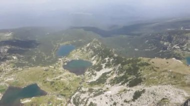Bulgaristan 'ın Yedi Rila Gölü yakınlarındaki Rila Dağı' nın şaşırtıcı hava manzarası
