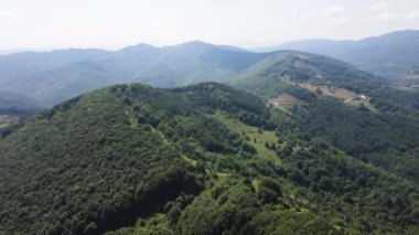 Bulgaristan 'ın Pernik Bölgesi, Kamenititsa zirvesi yakınlarındaki Erul Dağı' nın Hava Sahası