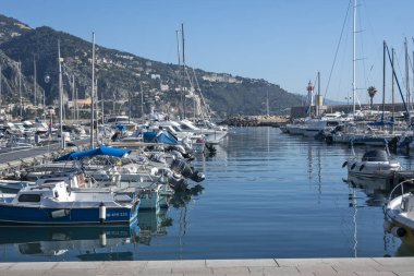MENTON, FRANCE - 27 Ocak 2024: The Old Town of Menton, Provence Alpes-Cote d 'Azur, Fransa