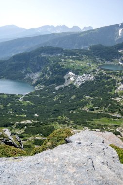 Bulgaristan 'ın Yedi Rila Gölünün etrafındaki Rila Dağı' nın muhteşem manzarası