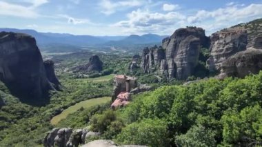 Meteora Manastırları, Teselya, Yunanistan 'ın Bahar Panoramik Manastırı