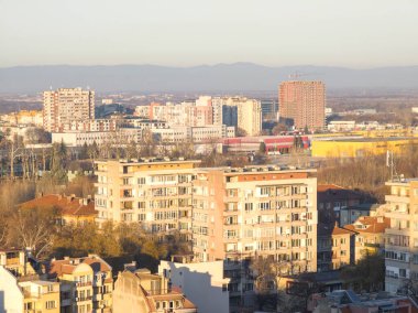 Bulgaristan 'ın Nebet Tepe tepesinden Filibe kentinin panoramik Günbatımı manzarası