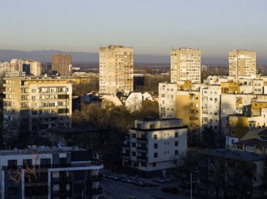 Bulgaristan 'ın Nebet Tepe tepesinden Filibe kentinin panoramik Günbatımı manzarası