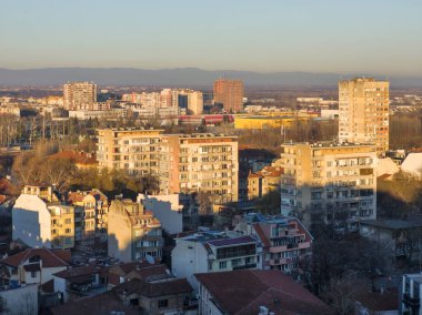 Bulgaristan 'ın Nebet Tepe tepesinden Filibe kentinin panoramik Günbatımı manzarası