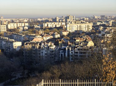 Bulgaristan 'ın Nebet Tepe tepesinden Filibe kentinin panoramik Günbatımı manzarası