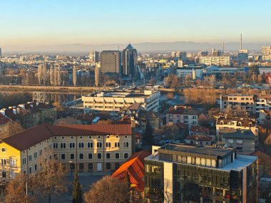 Bulgaristan 'ın Nebet Tepe tepesinden Filibe kentinin panoramik Günbatımı manzarası