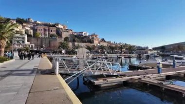 KAVALA, GREECE - 27 Aralık 2023: Yunanistan 'ın Doğu Makedonya ve Trakya kentinin panoramik manzarası