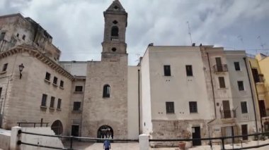 BARI, İtalya - 16 Mayıs 2024: İtalya 'nın Apulia Bölgesi' ndeki Bari kentinin muhteşem manzarası