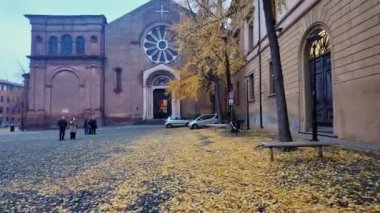 BOLOGNA, İtalya - 07 Aralık 2024: Bologna 'nın Eski Kasabası Panorama, Emilia-Romagna Bölgesi, İtalya