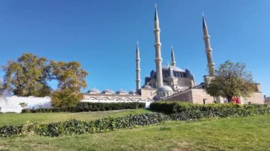 EDIRNE, TURKEY - Kasım 02, 2024: Edirne şehir merkezinin panoramik manzarası, Doğu Trakya, Türkiye