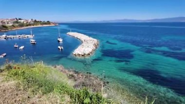 Nea Fokea, Chalkidiki, Orta Makedonya ve Yunanistan yakınlarındaki Kassandra kıyı şeridinin inanılmaz manzarası