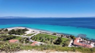 Kassandra Yarımadası, Chalkidiki, Orta Makedonya ve Yunanistan 'daki Afitos plajlarının muhteşem manzarası