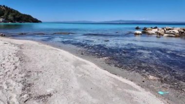 Kassandra Yarımadası, Chalkidiki, Orta Makedonya ve Yunanistan 'daki Afitos plajlarının muhteşem manzarası