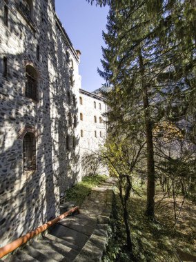 Bulgaristan 'ın Kyustendil Bölgesi, Rila (Rila Manastırı) Ortodoks Manastırı' nın sonbahar manzarası