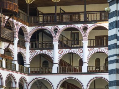 Bulgaristan 'ın Kyustendil Bölgesi, Rila (Rila Manastırı) Ortodoks Manastırı' nın sonbahar manzarası