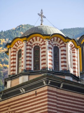 Bulgaristan 'ın Kyustendil Bölgesi, Rila (Rila Manastırı) Ortodoks Manastırı' nın sonbahar manzarası