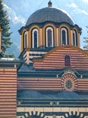 Bulgaristan 'ın Kyustendil Bölgesi, Rila (Rila Manastırı) Ortodoks Manastırı' nın sonbahar manzarası