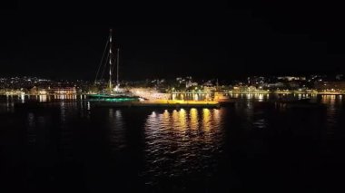 ARGOSTOLION, GREECE - 3 Ağustos 2024: Argostolion, Cephalonia, İyon Adaları, Yunanistan