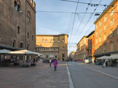 BOLOGNA, İtalya - 07 Aralık 2024: Bologna şehir merkezi Panorama, Emilia-Romagna, İtalya