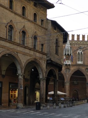 BOLOGNA, İtalya - 07 Aralık 2024: Bologna şehir merkezi Panorama, Emilia-Romagna, İtalya