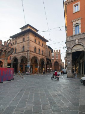 BOLOGNA, İtalya - 07 Aralık 2024: Bologna şehir merkezi Panorama, Emilia-Romagna, İtalya